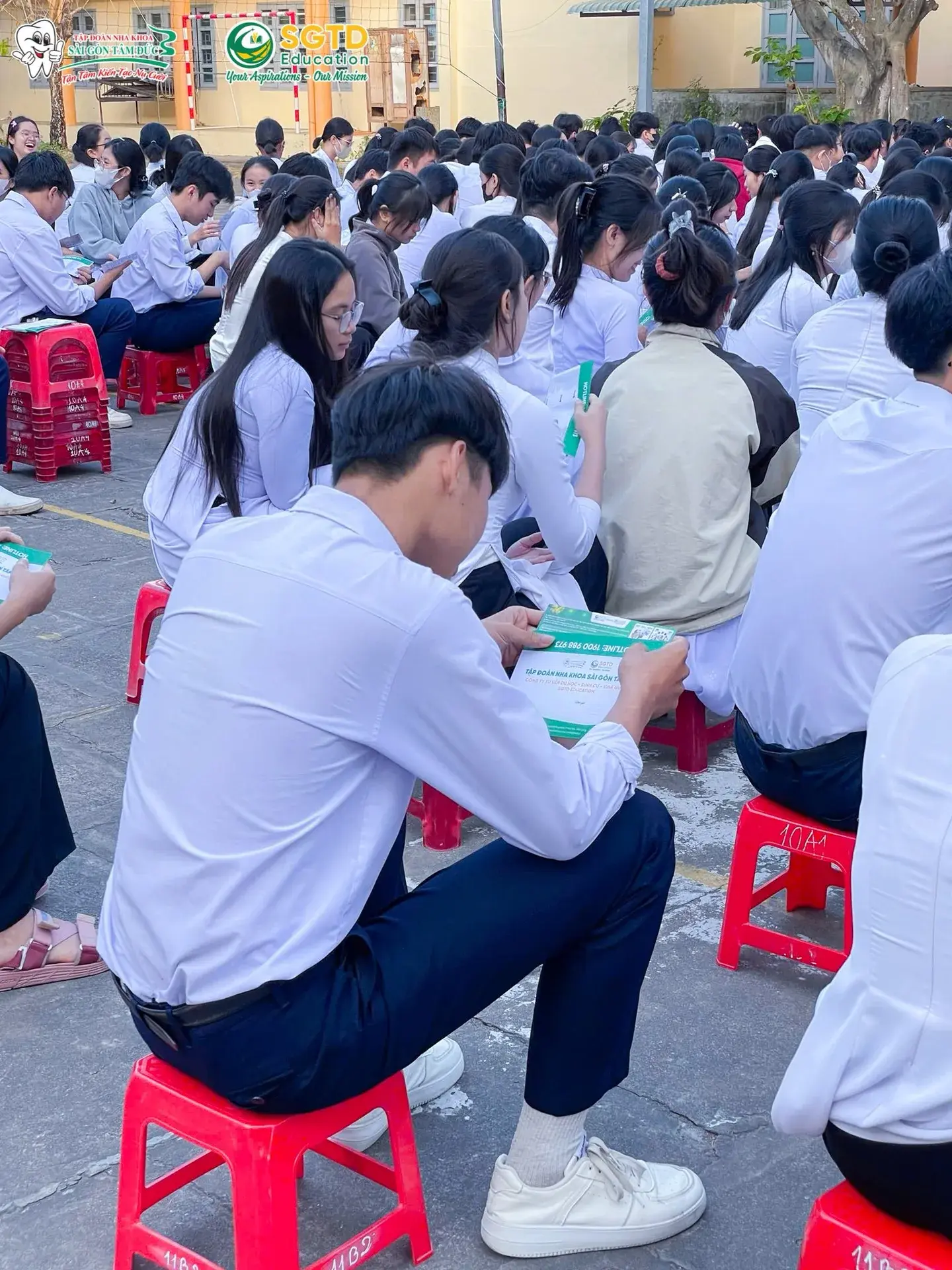 Buổi giao lưu thân tình giữa SGTD Education và THPT Lê Hoàng Chiếu