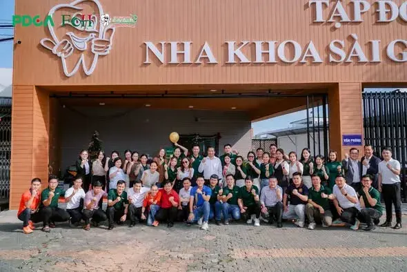 Đội ngũ tiếp đón chào mừng đoàn khách trong khuôn khổ CEO Tour